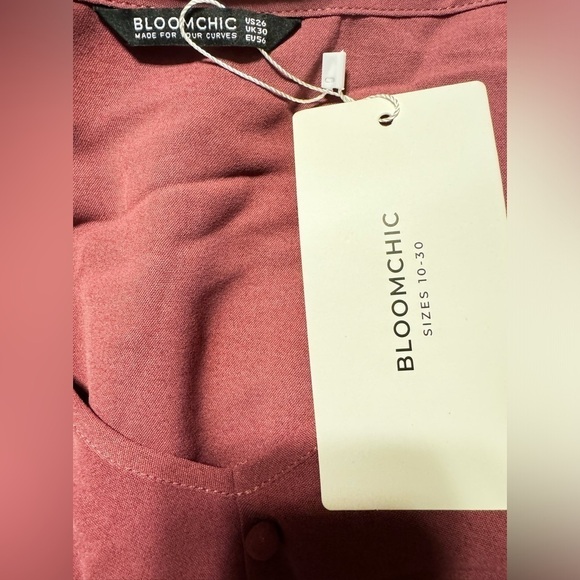 Bloomchic Bell Sleeve Laser Cut Dress 26W - Picture 9 of 11